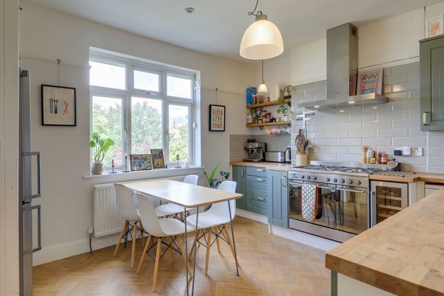 90a The Woodlands, Hither Green photo 2