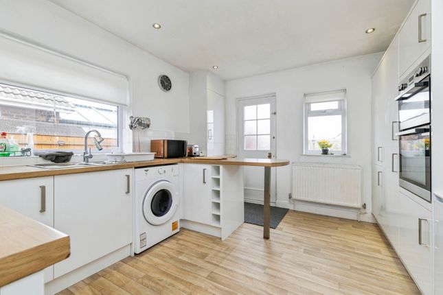 7, Sycamore Road, Middlesbrough photo 4