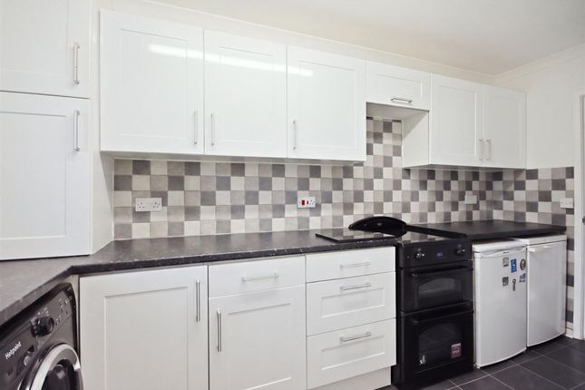 8 Cheedale Close, Chesterfield photo 3