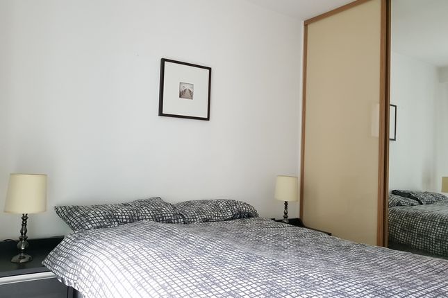 Flat to rent in Vicentia Court, Bridges Wharf, Greater London