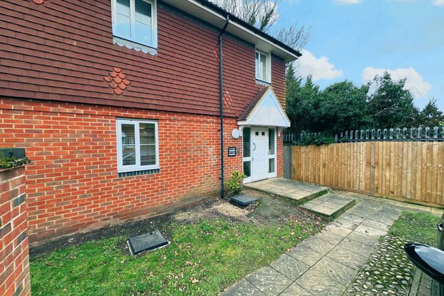 Thumbnail Flat for sale in Kiln Way, Dunstable