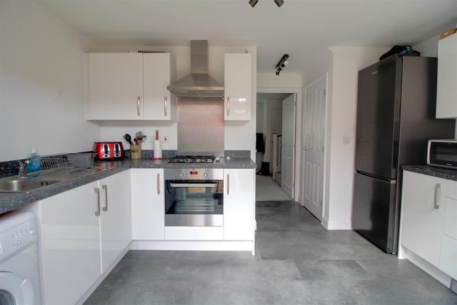 124, Manor Road, Newent photo 2