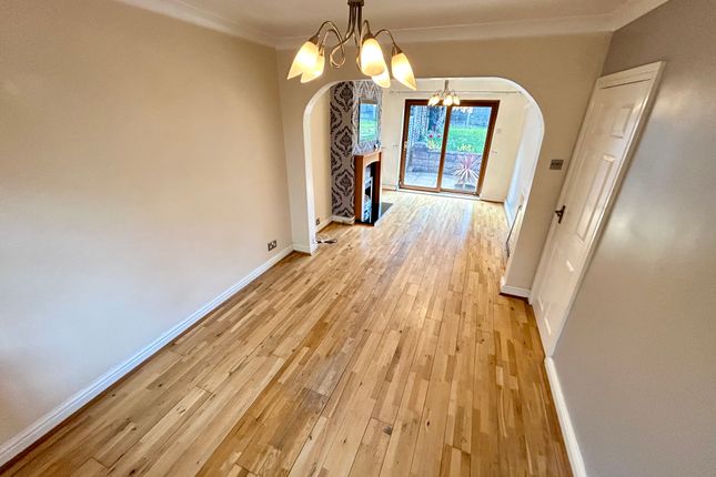 23, Parkes Hall Road, DUDLEY photo 2