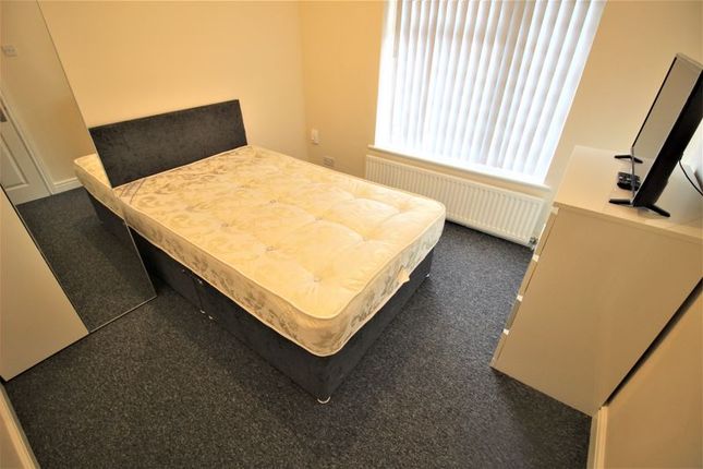 Thumbnail Property to rent in Newly Refurbished Double Room To Rent, Tydeman Street, Gorse Hill