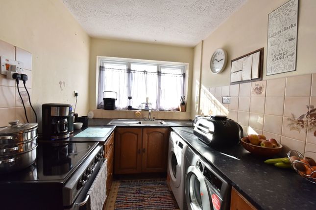 34, Austrey Road, Kingswinford photo 4