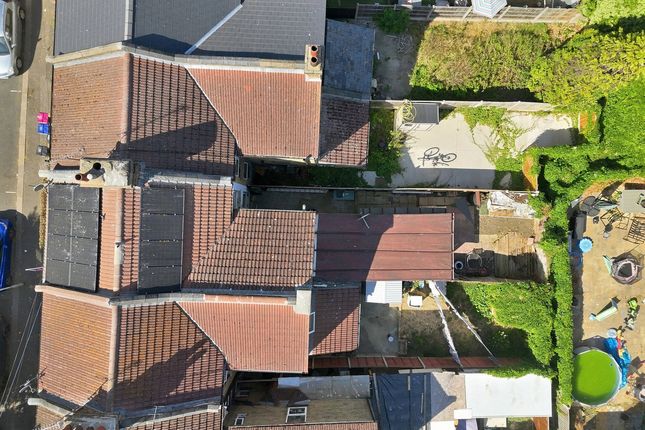 18, Salisbury Avenue, Westcliff-on-sea photo 3