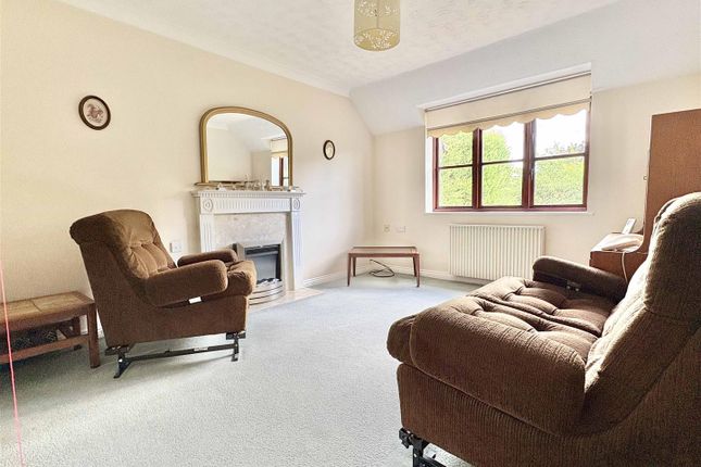 Flat 9, Roberts Court, Baddow Road, Chelmsford photo 2