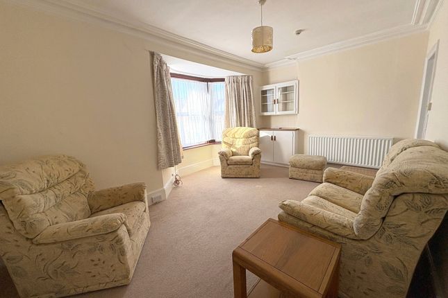 Flat 2,, Ridgeway, Minehead photo 2