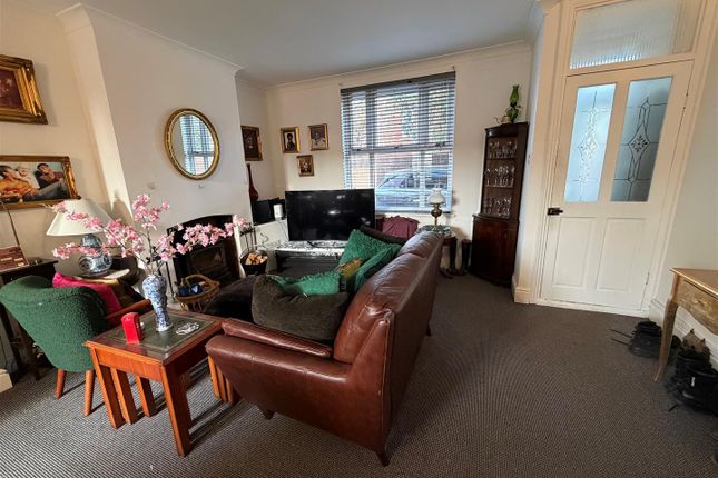 24, Thrift Street, Wellingborough photo 2