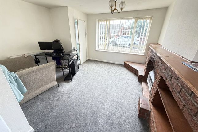74, Malvern Crescent, Telford photo 3