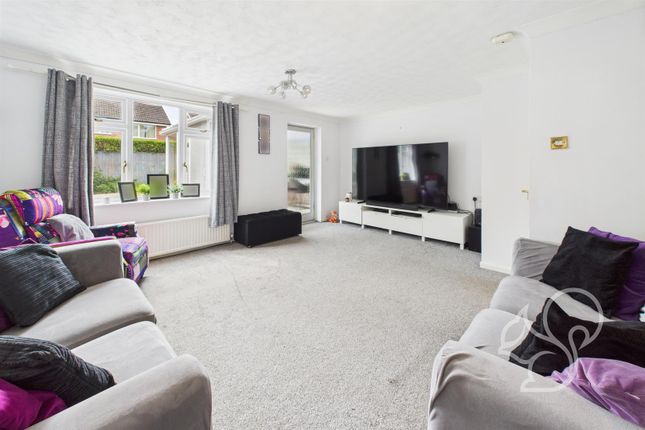 6,, Woodside Close, Bury St. Edmunds photo 2