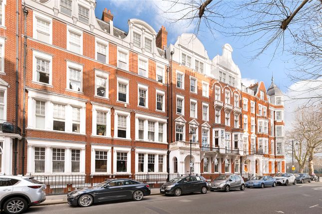 Thumbnail Flat for sale in Embankment Gardens, Chelsea, London