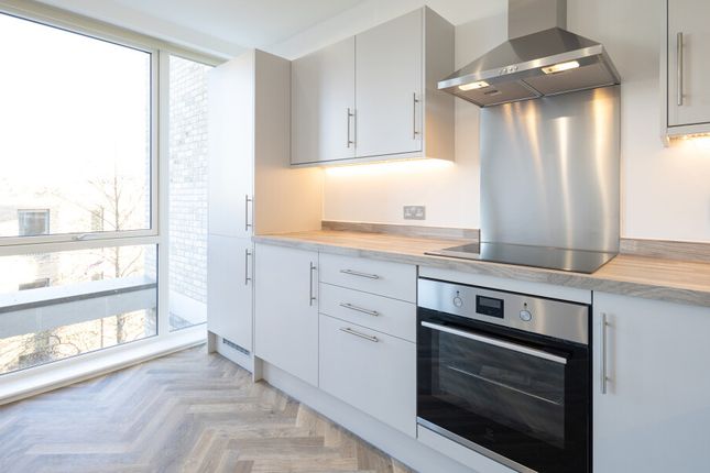 Flat for sale in Commerical Way, Peckham