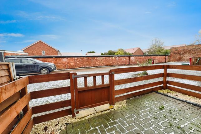 20, Newport, Barton-Upon-Humber photo 3