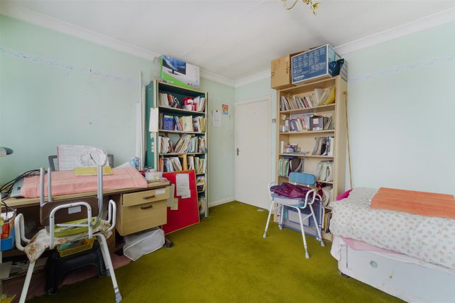 Flat for sale in South Park Road, London