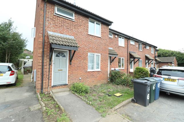 Thumbnail Terraced house to rent in Redhouse Close, High Wycombe