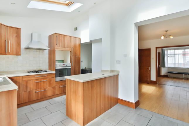 End terrace house for sale in Queens Road, New Malden