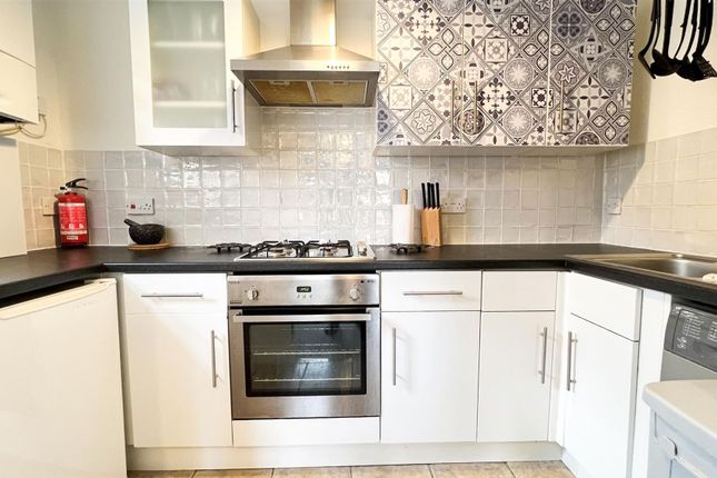Flat 4, 98 Grove Road, Hitchin photo 2