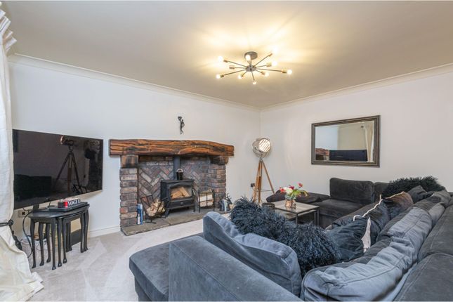 28, Cross Road, Middlestown, Wakefield photo 2