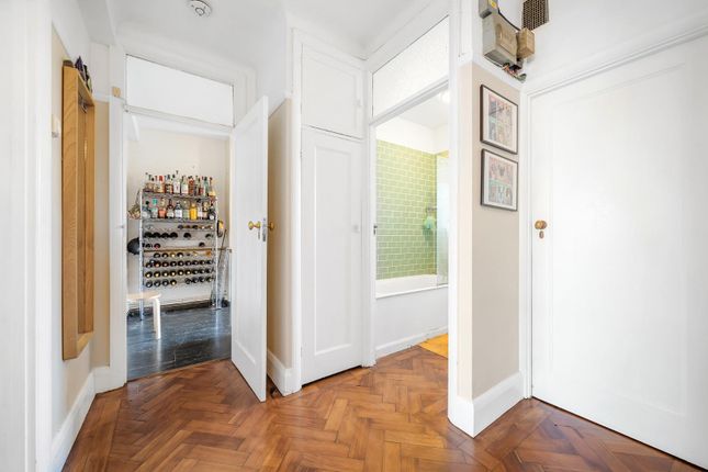 Flat for sale in Stockwell Park Walk, London