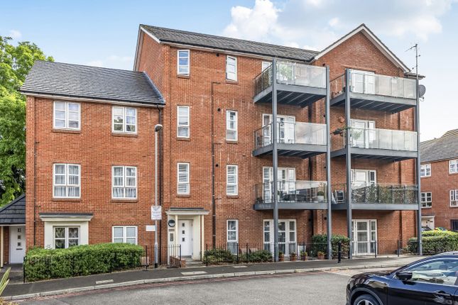 Flat 15, Carroll Court,, Seaton Road, Mitcham photo 2