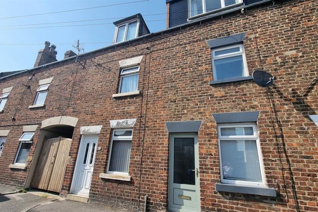 Thumbnail Terraced house to rent in Cambridge Place, Scarborough