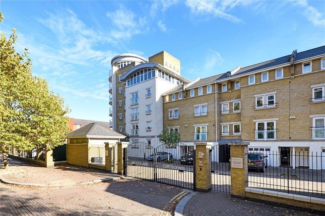 Thumbnail Flat for sale in Cedar House, 1 Woodland Cresent, Rotherhithe, Canada Water, Surrey Quays, London