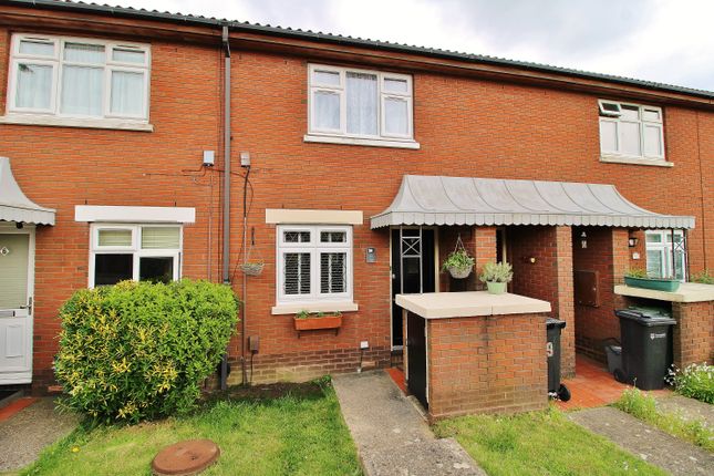 Thumbnail Flat for sale in Kirtley Close, Drayton, Portsmouth