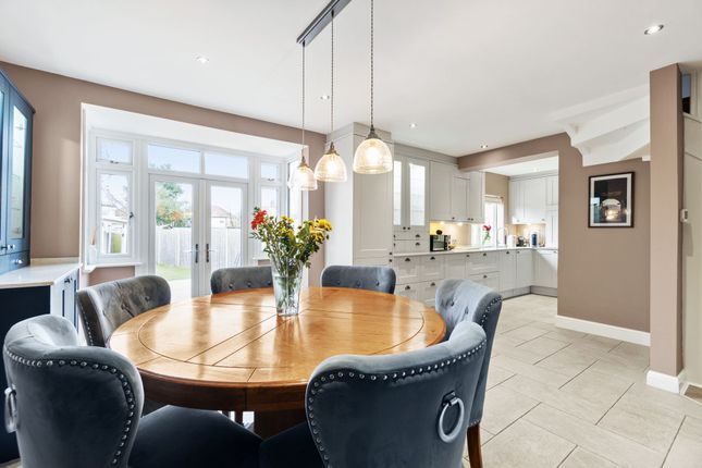 75 Matlock Crescent, Sutton photo 3