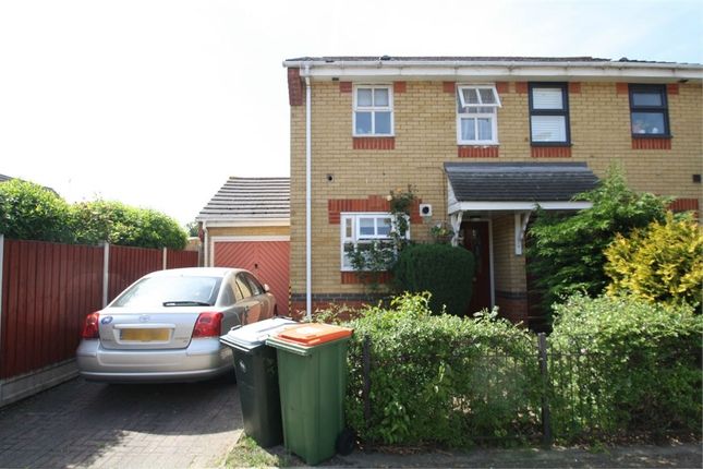 2 bed semi-detached house to rent in Trader Road, Beckton, London