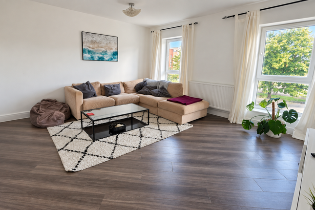 28, Academy Way, Dagenham photo 3