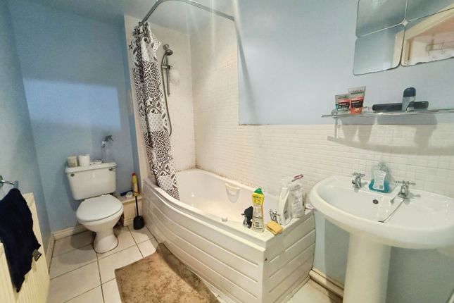 21, Sheridan Way, Nottingham photo 5