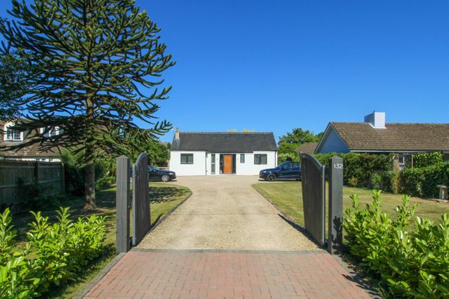 Thumbnail Bungalow for sale in Brize Norton Road, Witney