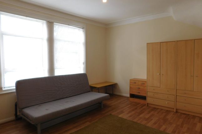 97a, Greenford Avenue, Hanwell photo 3