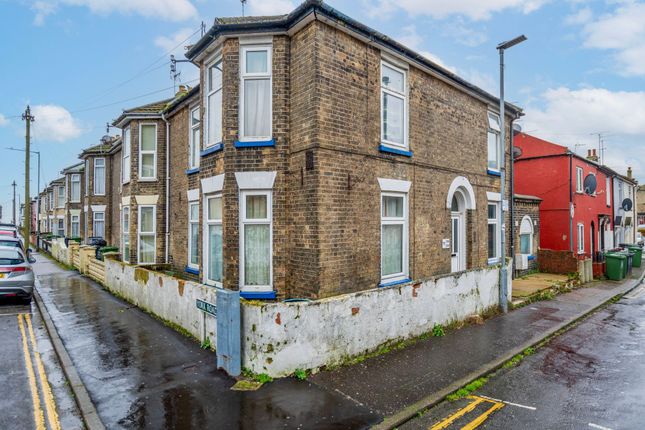 Flat for sale in York Road, Great Yarmouth