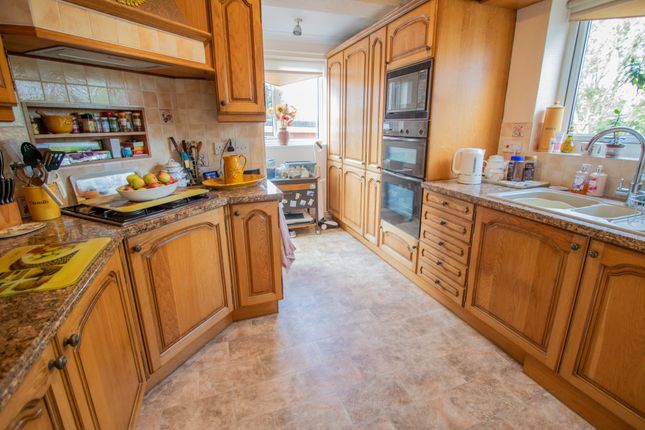 82 Slade Close, Ottery St Mary photo 4