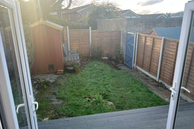 31 Viney Bank, Croydon photo 2
