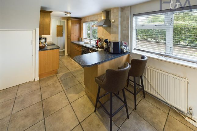 Terraced house for sale in Webb Rise, Stevenage, Hertfordshire, 5Qg.