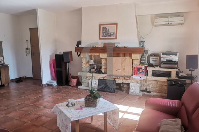 Property for sale in Mazan, Provence-Alpes-Cote D'azur, 84380, France