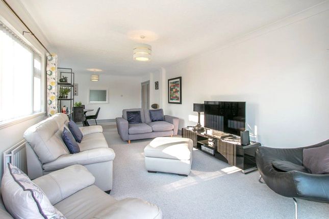 48 Fairview Park,, Overbury Road, Poole photo 4