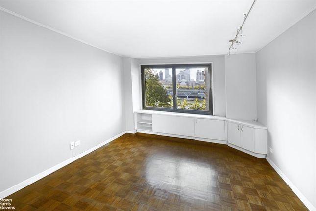 Studio for sale in 531 Main St #520, New York, Ny 10044, Usa