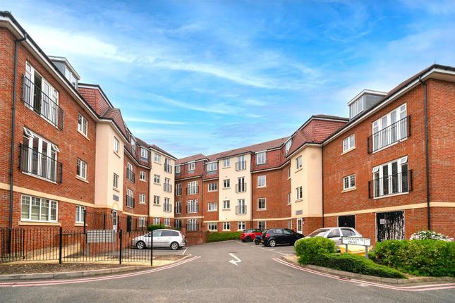 Thumbnail Flat for sale in Cluster House, 22 Schoolgate Drive, Morden