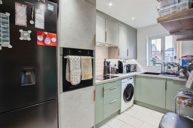9, Kentmere Way, Chesterfield photo 2