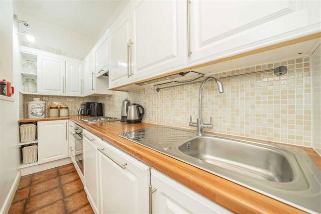 Flat 35, Bow Brook House, Gathorne Street, London photo 4