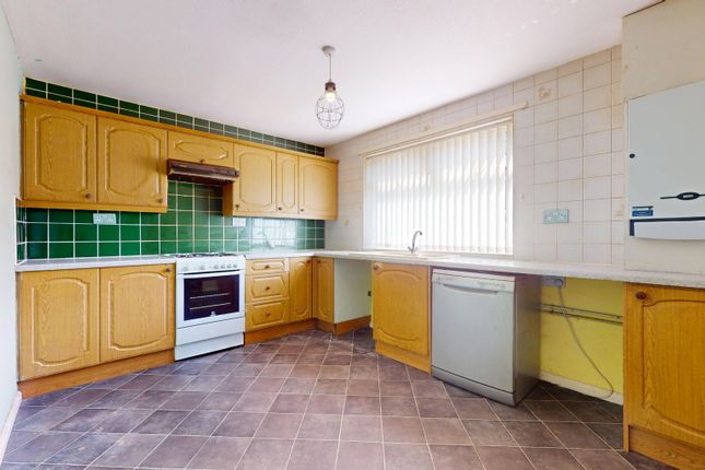 7 Heworth Court, South Shields, Tyne and Wear photo 4