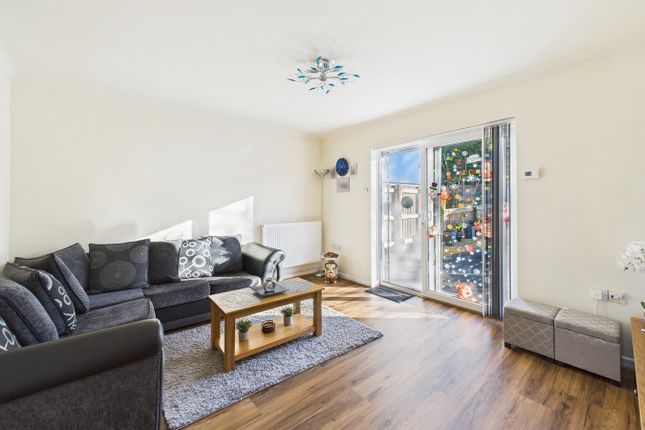 25, Lansdown Gardens, Worle, Weston-Super-Mare photo 3