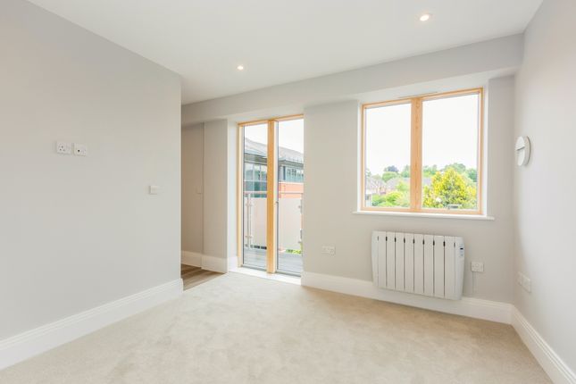 Flat to rent in Marlow Road, Maidenhead