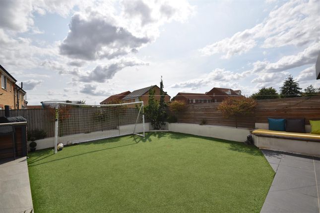 8, Roberts Drive, Snaith photo 4