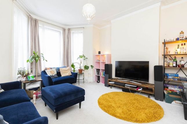 Thumbnail Town house to rent in Forburg Road, London