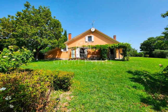 Thumbnail Villa for sale in Cetona, Siena, Tuscany